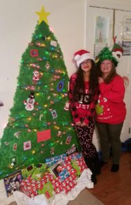 Glenda and her daughter. 